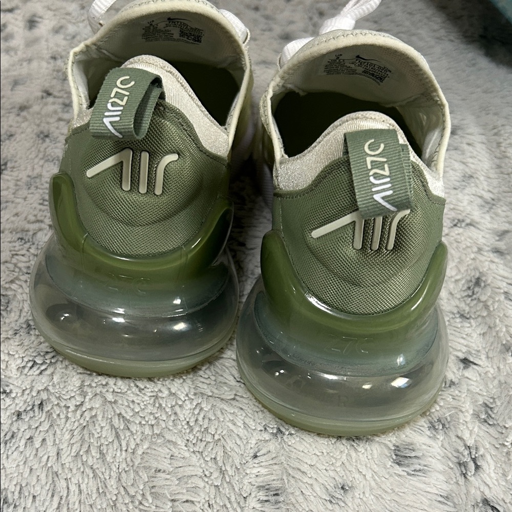 Nike Air 270 Sneakers in Green and White - Picture 4 of 5
